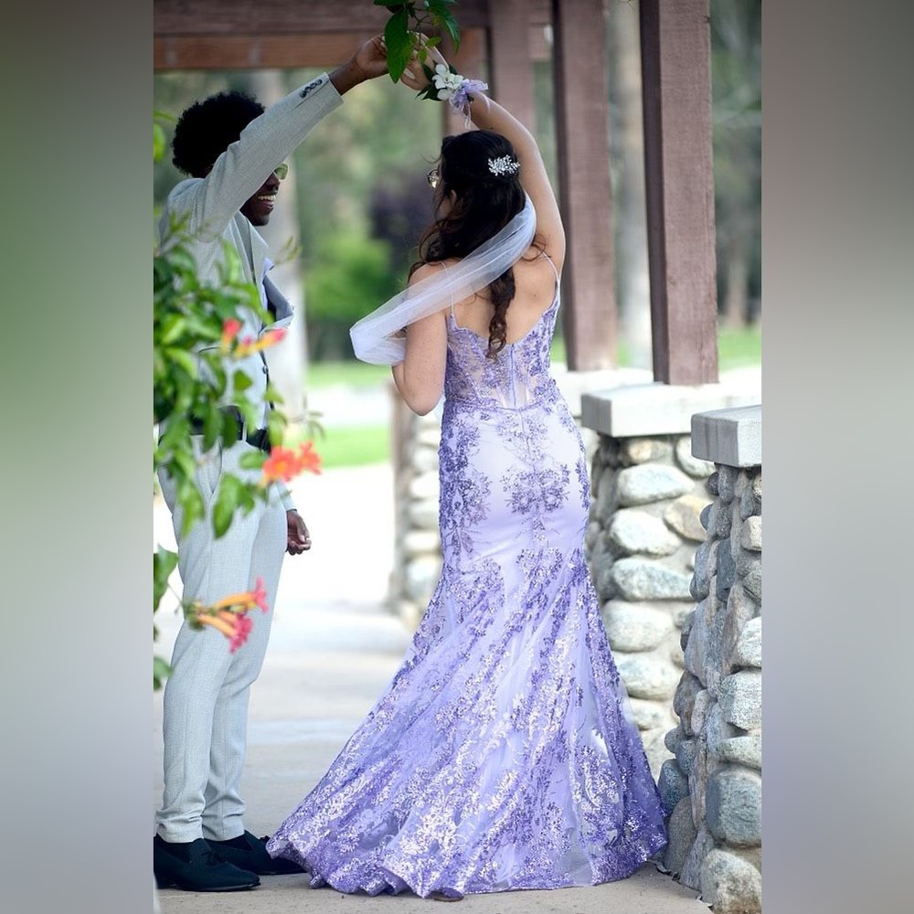 LILAC PROM DRESS - Picture 3 of 6